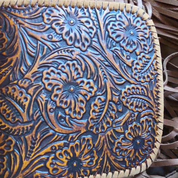 NWOT Montana West genuine leather tooled floral fringe crossbody bag - Picture 3 of 9